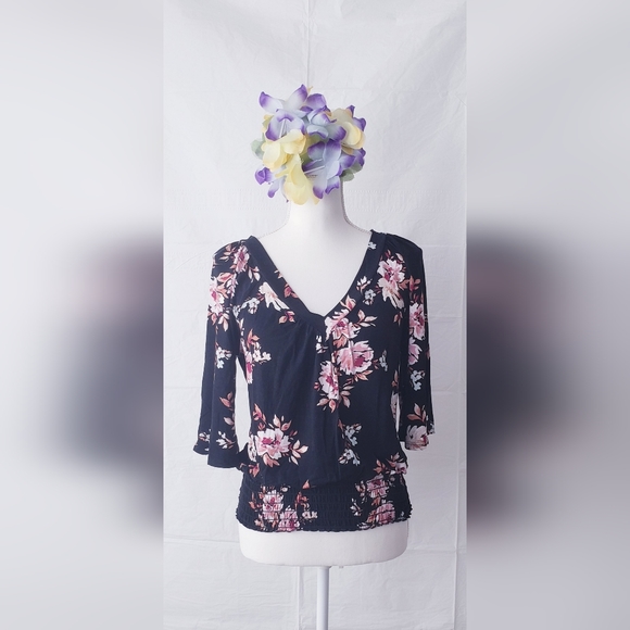 AMERICAN RAG Double V 3/4 Sleeve Top - Picture 1 of 5